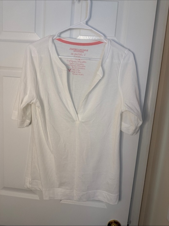 American Eagle Outfitters Tops - AE American Eagle "Favorite T" White Split Neck 3/4 Sleeve Top